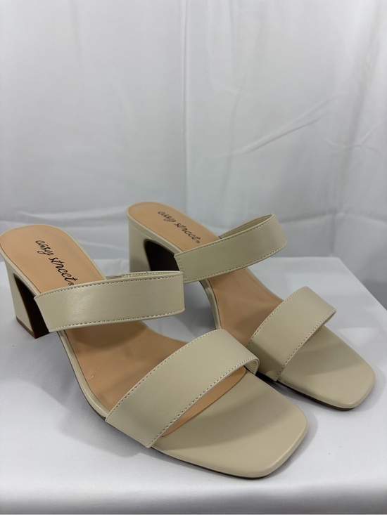 easy street Shoes - NWT Easy Street Women's Size 10W Beige Double-Strap Block Heel Mules